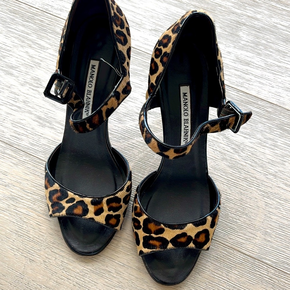 Manolo Blahnik Brown Heels Elegant Versatile - Handmade in Italy
